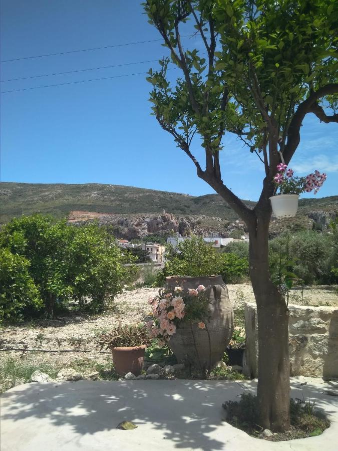 Margarita's Stone House * Plátanos
